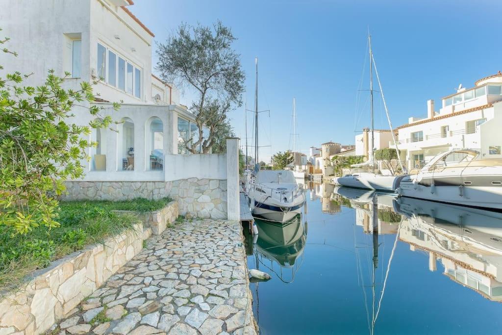 V020 - Puerto Primero Ampuriabrava Exterior foto
