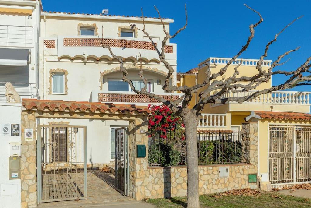V020 - Puerto Primero Ampuriabrava Exterior foto